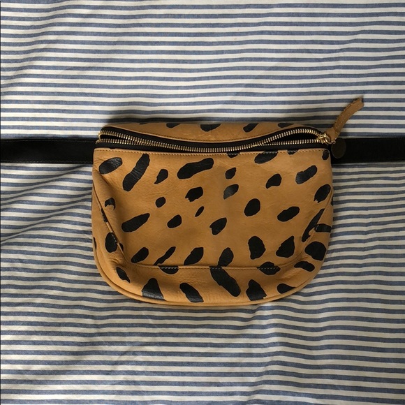 clare v fanny pack CEGICAP